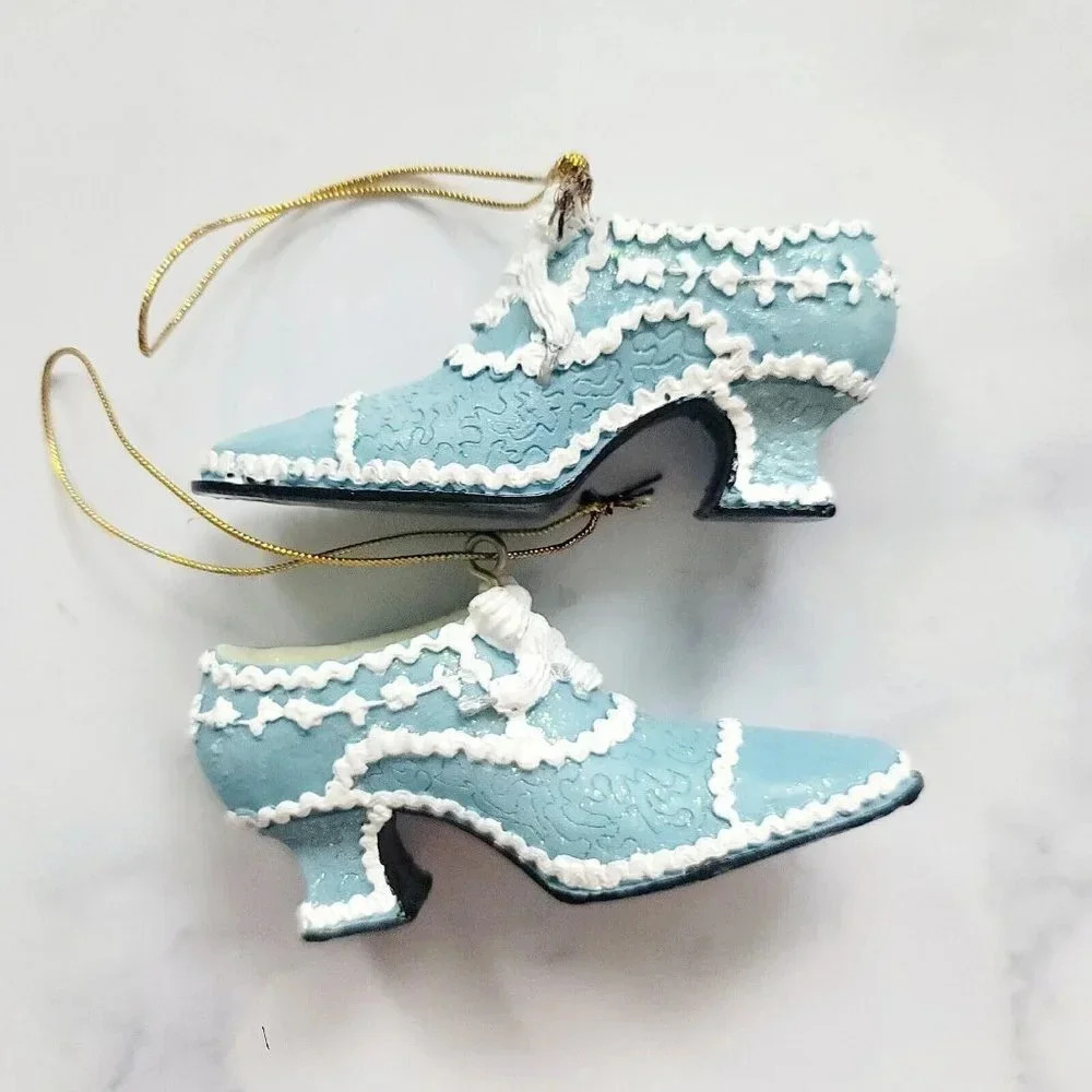 Porcelain Miniature Victorian Vintage Blue White Christmas Shoes Heels Ornaments - Picture 5 of 9